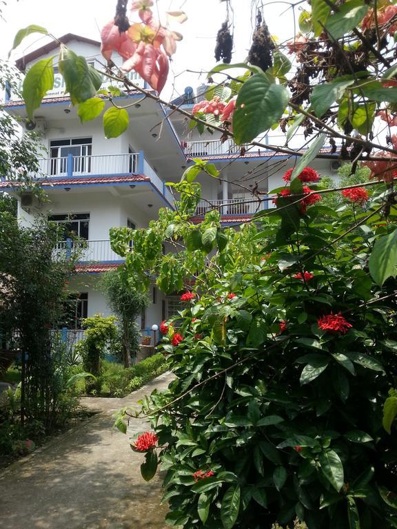 Hotel Shiva'S Dream Sauraha Eksteriør billede