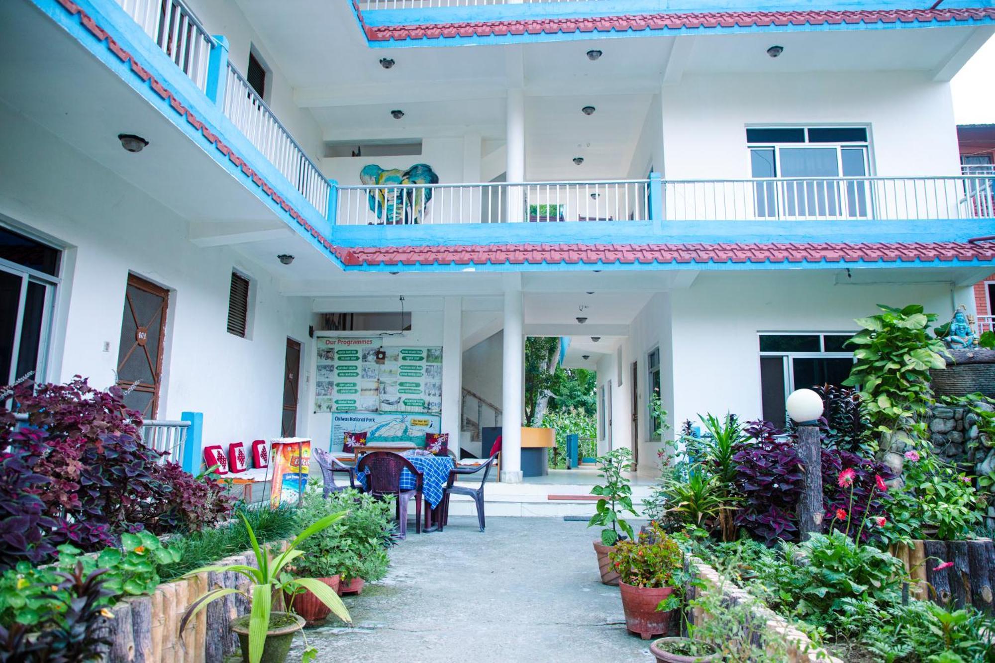 Hotel Shiva'S Dream Sauraha Eksteriør billede