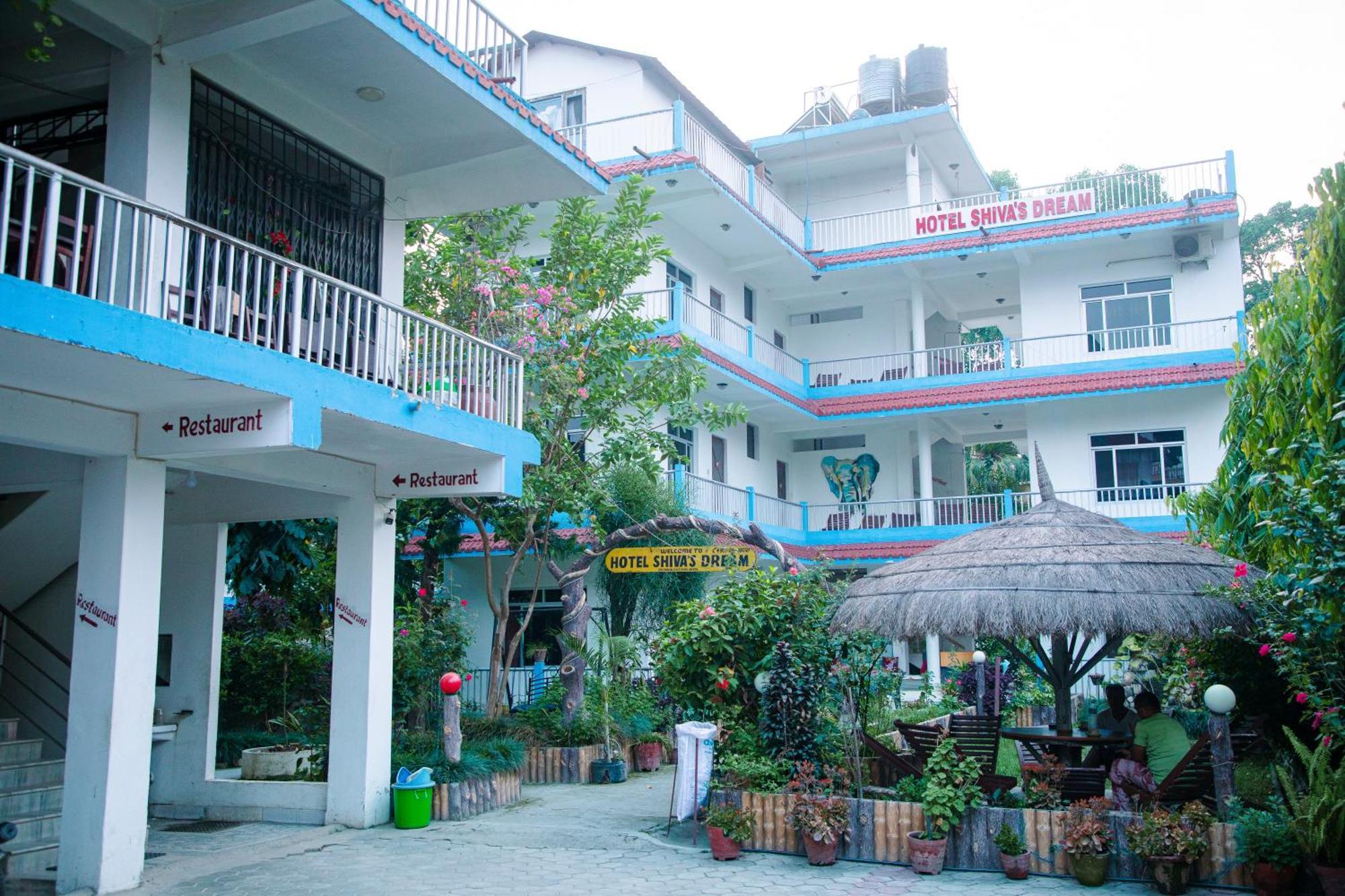 Hotel Shiva'S Dream Sauraha Eksteriør billede