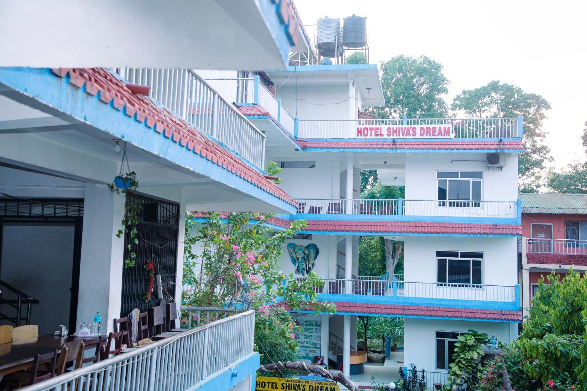 Hotel Shiva'S Dream Sauraha Eksteriør billede