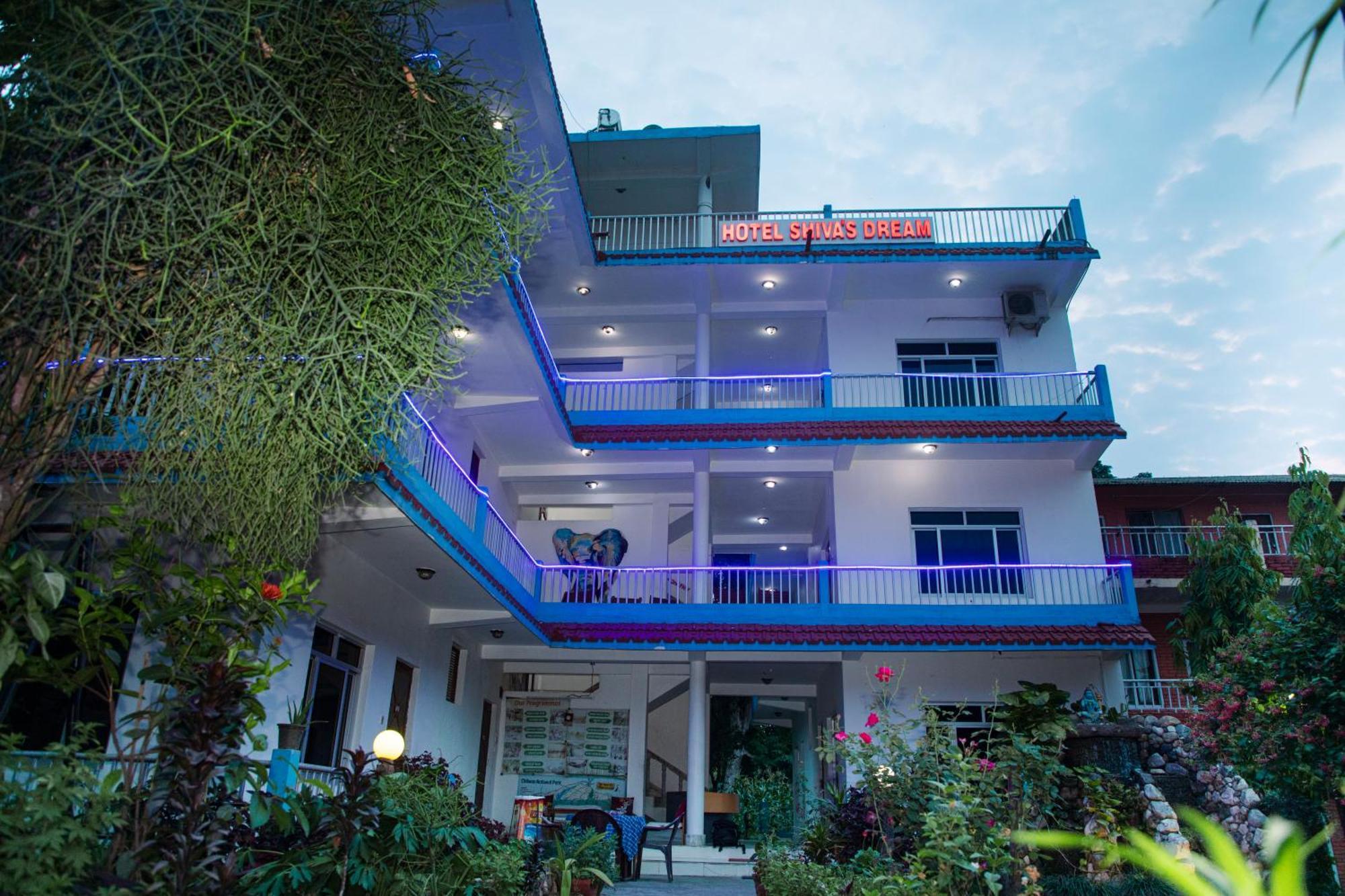 Hotel Shiva'S Dream Sauraha Eksteriør billede