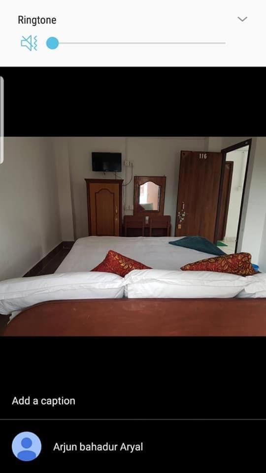 Hotel Shiva'S Dream Sauraha Eksteriør billede