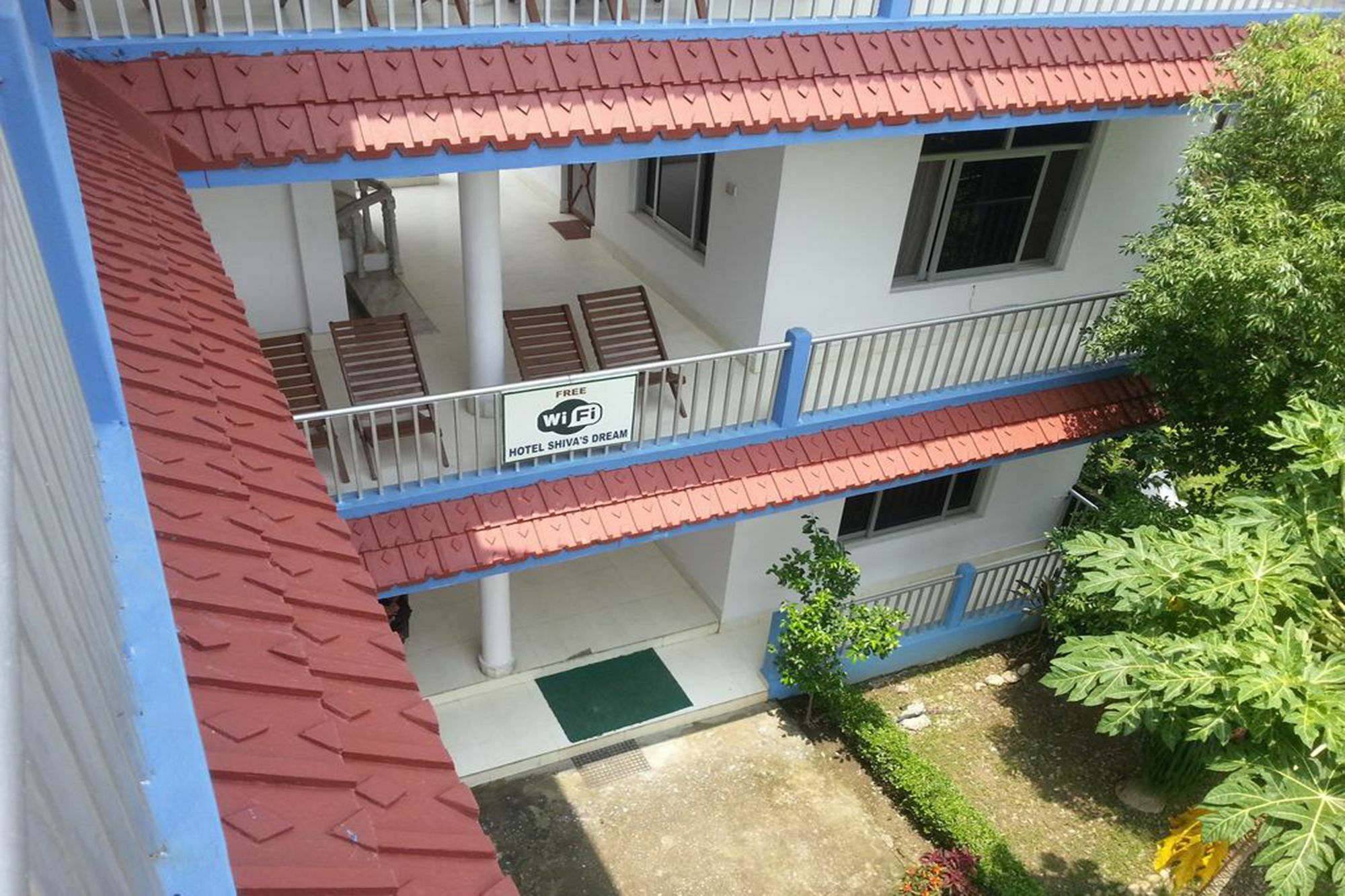 Hotel Shiva'S Dream Sauraha Eksteriør billede